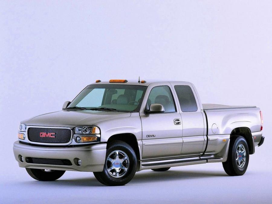  GMC Sierra Denali Crew Cab 2004 года  (фото 7 из 11)